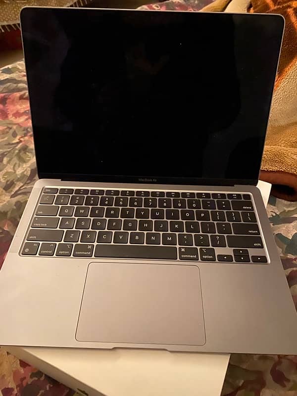 macbook air M1 1