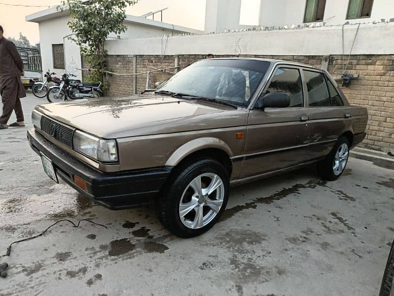 Nissan Sunny 1987 4