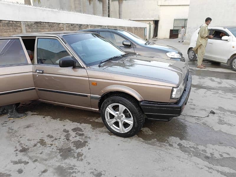 Nissan Sunny 1987 5