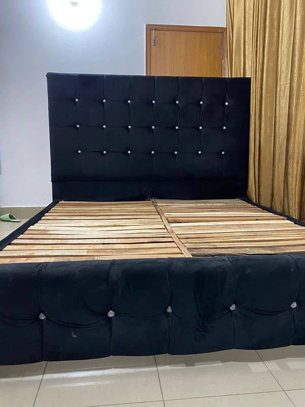 Black Velvet Poshish Bed (King Size) 1