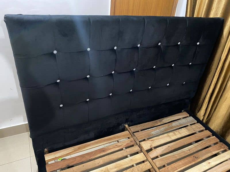 Black Velvet Poshish Bed (King Size) 2