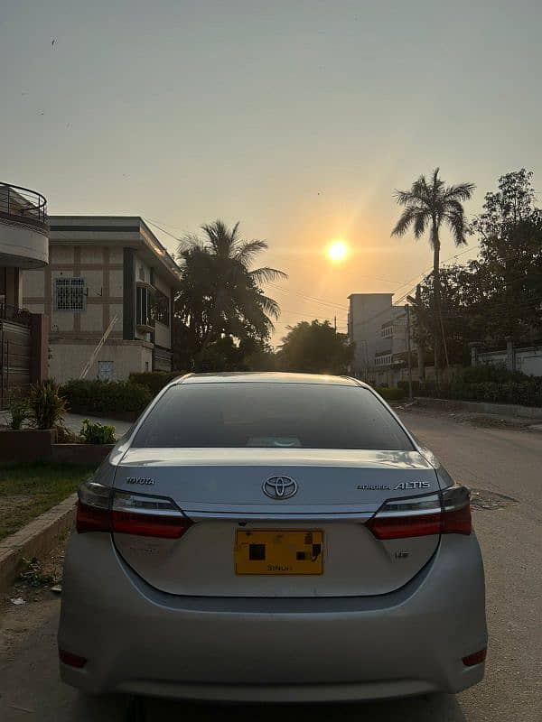 Toyota Corolla Altis 2018 4