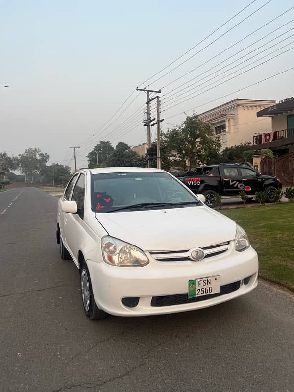 Toyota Platz 2006 betr vitz mehran cultus Santro life Mira 2