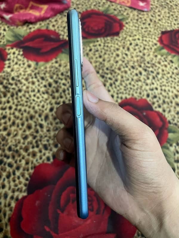 vivo y20s g 4/128 with box 4