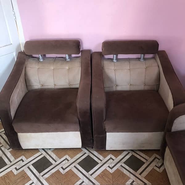 used 7 seater sofa set with glass table 3