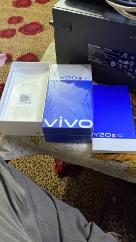 vivo y20s g 4/128 with box 7