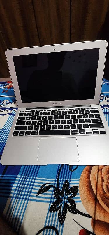 apple macbook air 2014 11 inch 0