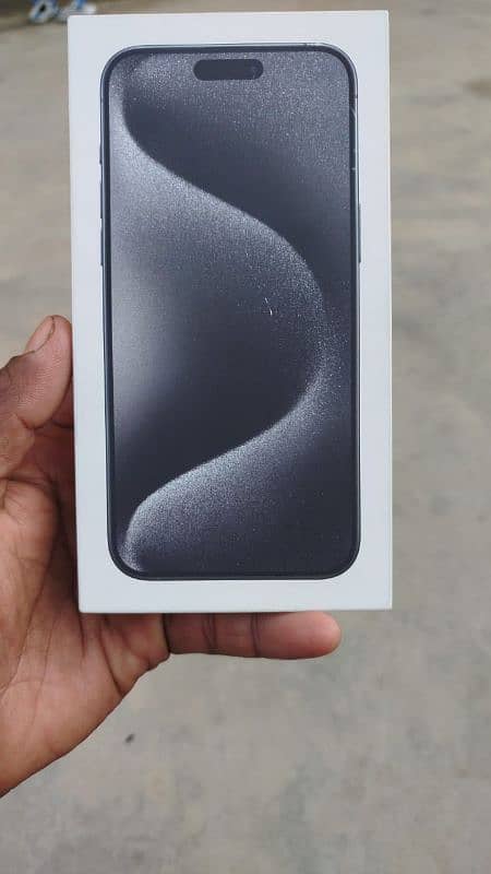 iphone 15 pro max 256gb black aur natural 0