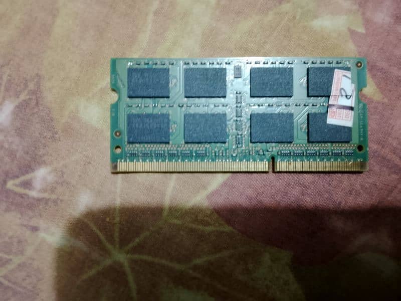 2 GB DDR3 RAM 1