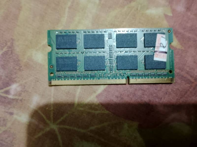 2 GB DDR3 RAM 3