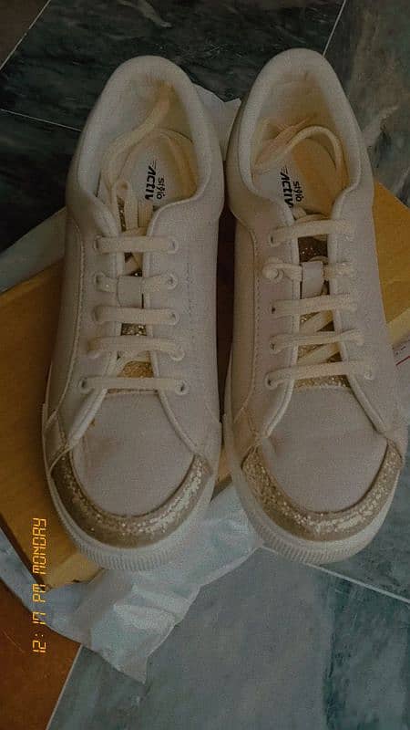 Stylo Fawn Sneakers Size : 38 0