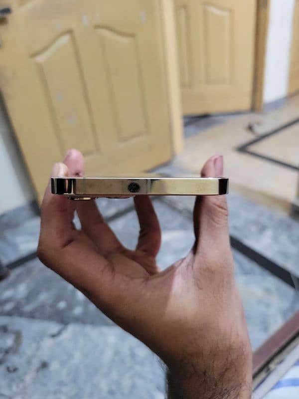 iphone 12 max pro max 128gb pta approved. . 5