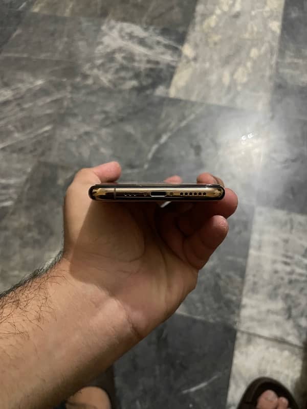 iPhone Xs 7