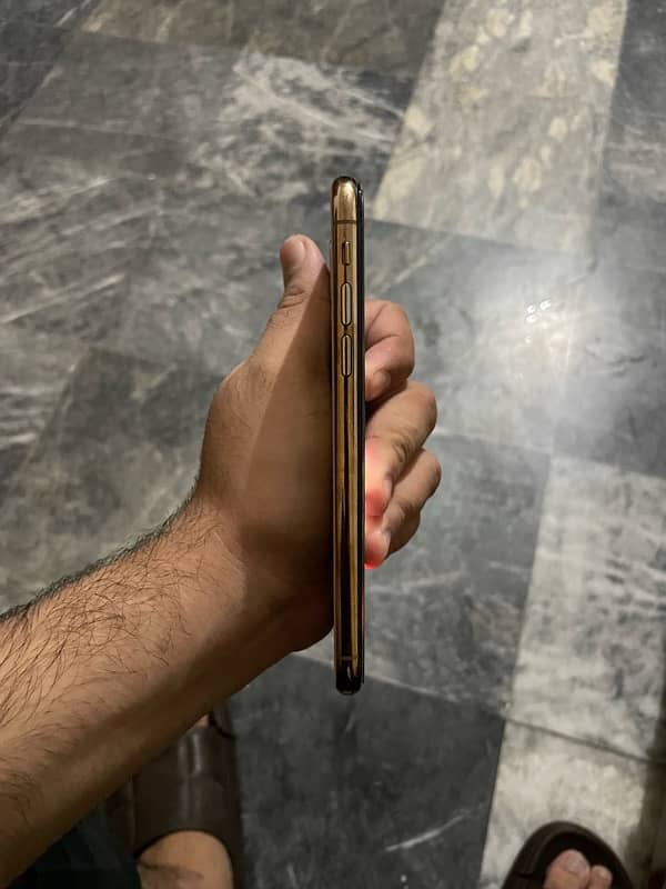 iPhone Xs 8