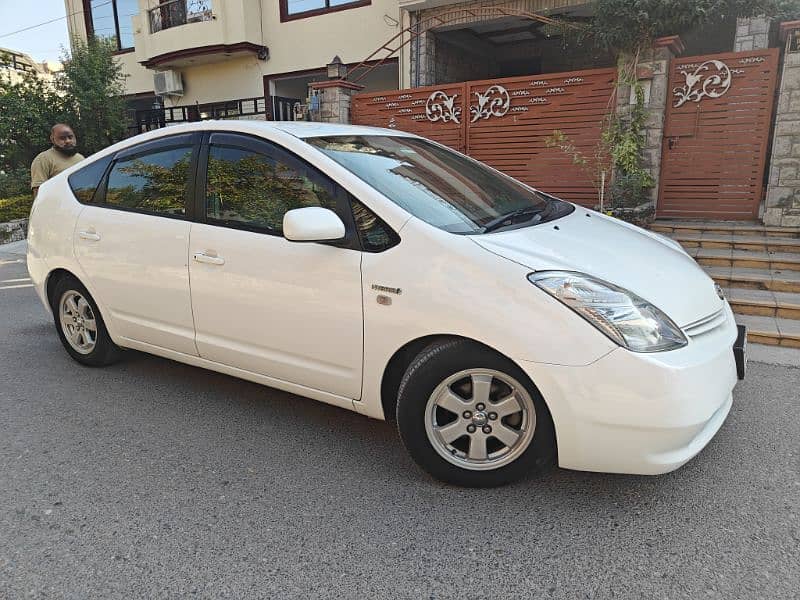 Toyota Prius 2011 1