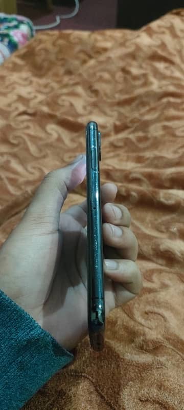 i phone xs black 2