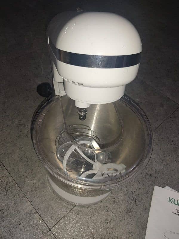 STAND MIXER 4