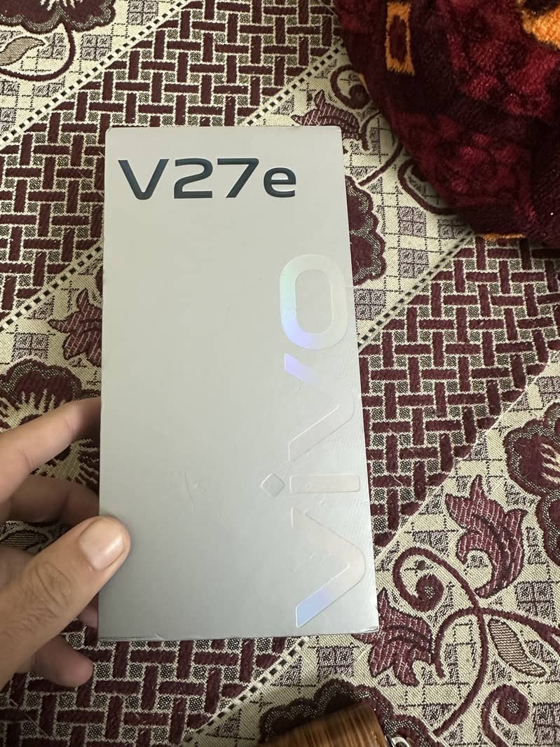 Vivo V27e 8/256 7