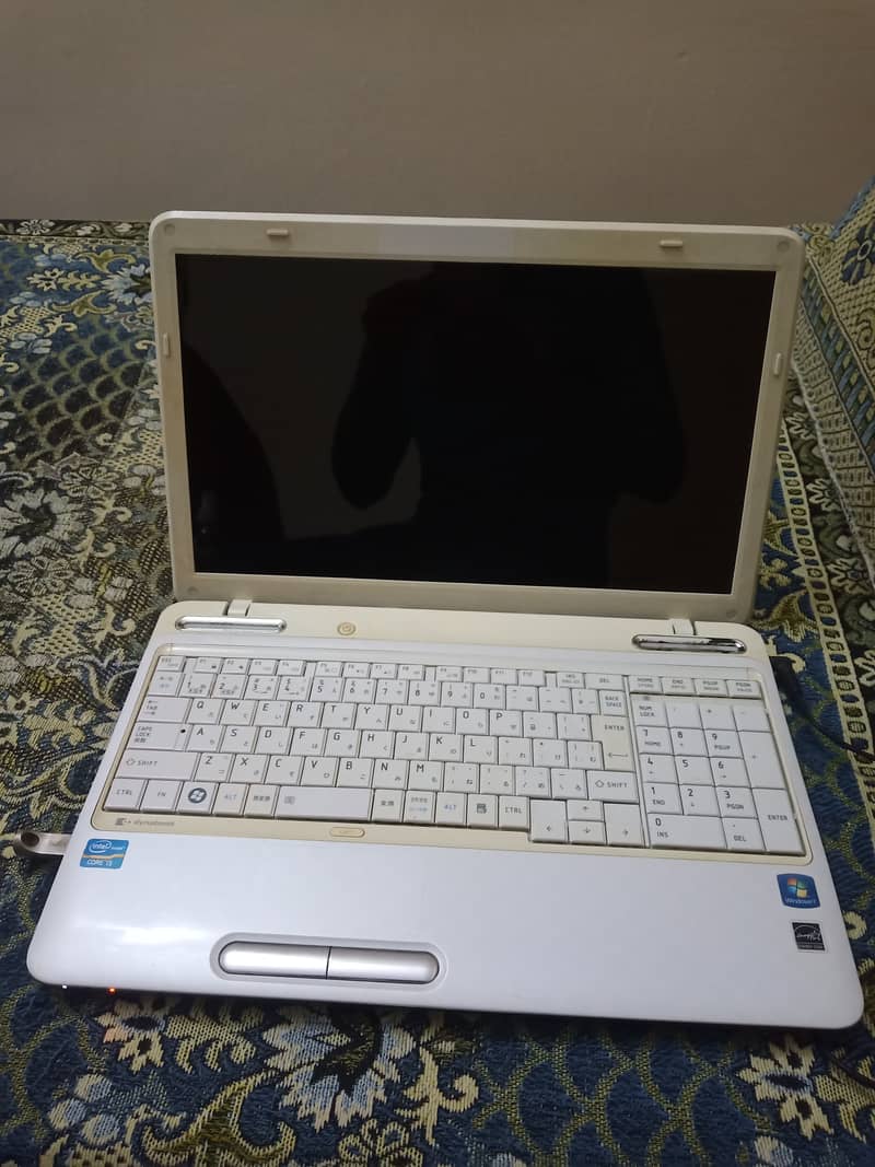 Core i5 2nd Gen 500GB Hard 4GB RAM Toshiba Dynabook Glossy Look 0