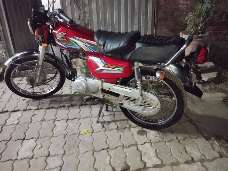 Honda 125  total geniun 1st owner 0