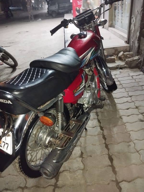 Honda 125  total geniun 1st owner 2