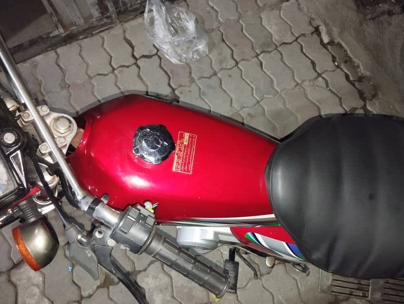 Honda 125  total geniun 1st owner 3