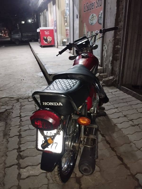 Honda 125  total geniun 1st owner 7