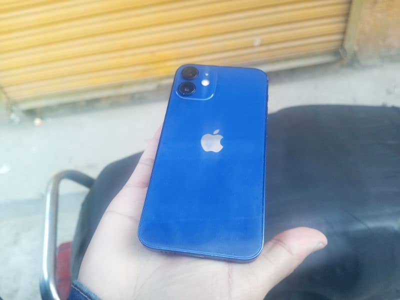 iPhone 12 mini 3