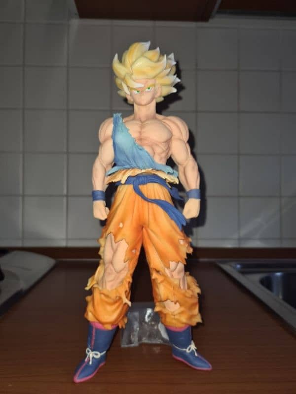 Dragon Ball Z Son Goku Figure Super Saiyan Goku Statue 1