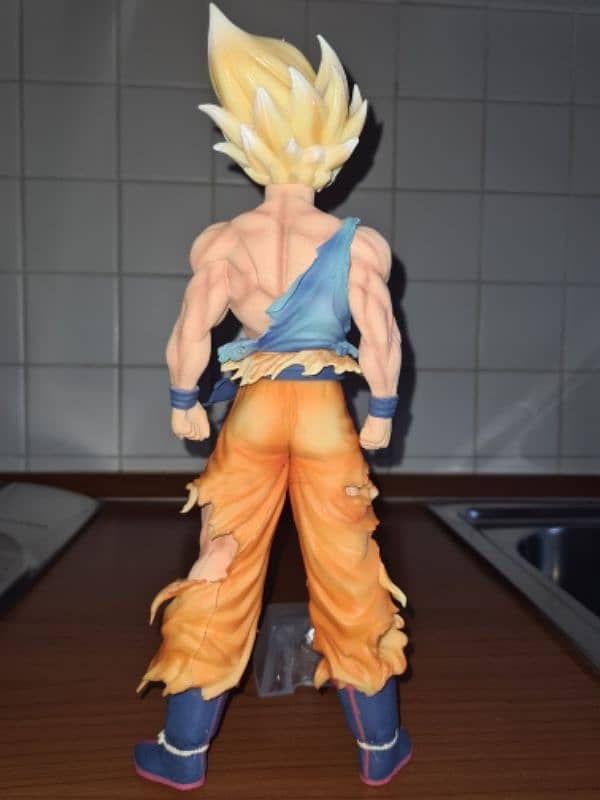 Dragon Ball Z Son Goku Figure Super Saiyan Goku Statue 3