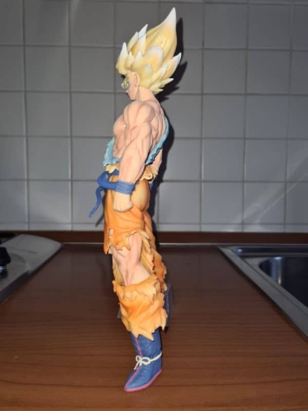 Dragon Ball Z Son Goku Figure Super Saiyan Goku Statue 4