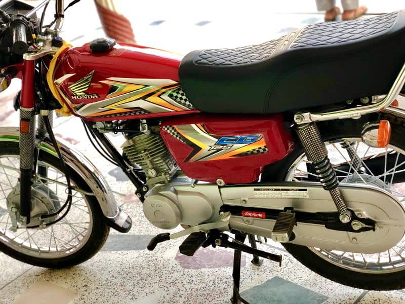 honda 125 Ted colour 3