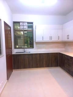 Beautiful flat for rent in askari 11 sector D ( 3 bed room)