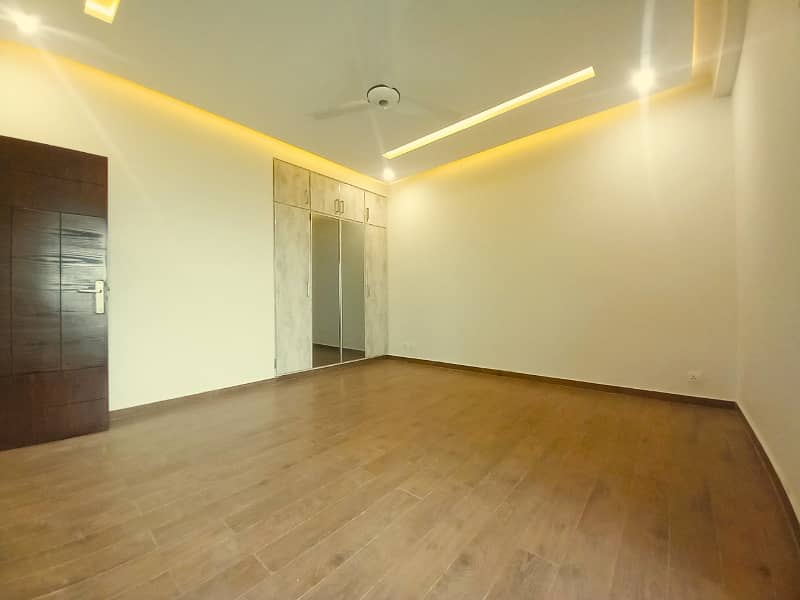 12 marla appartment for rent in askari 11 sector B 4