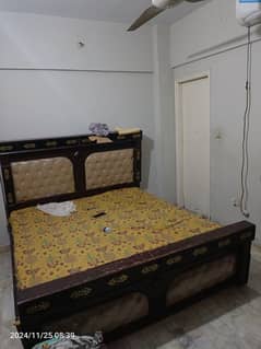 bed and almari for sale location gulshan iqbal block 1