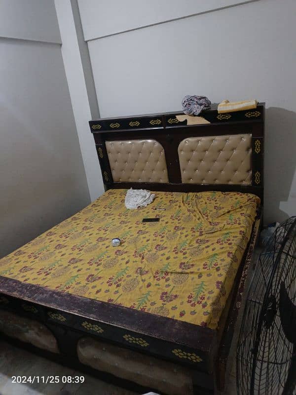 bed and almari for sale location gulshan iqbal block 1 1