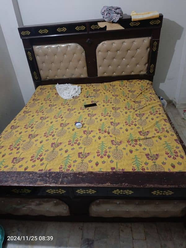 bed and almari for sale location gulshan iqbal block 1 3