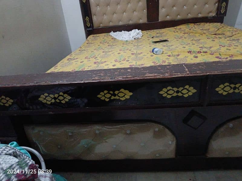 bed and almari for sale location gulshan iqbal block 1 7