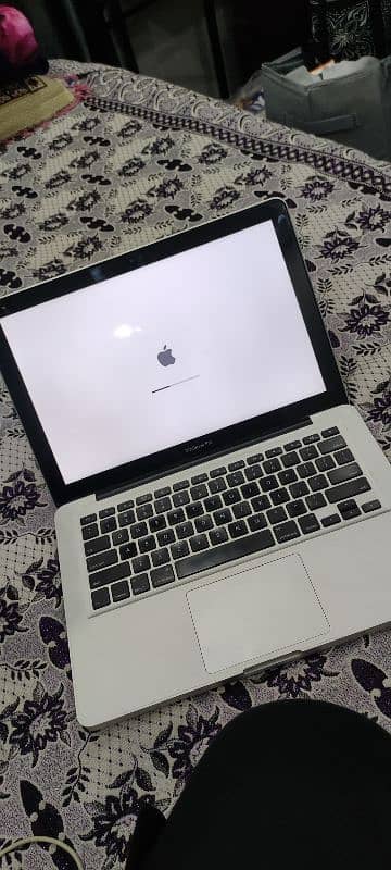 MacBook Pro 13inches 4gb/256gb 2