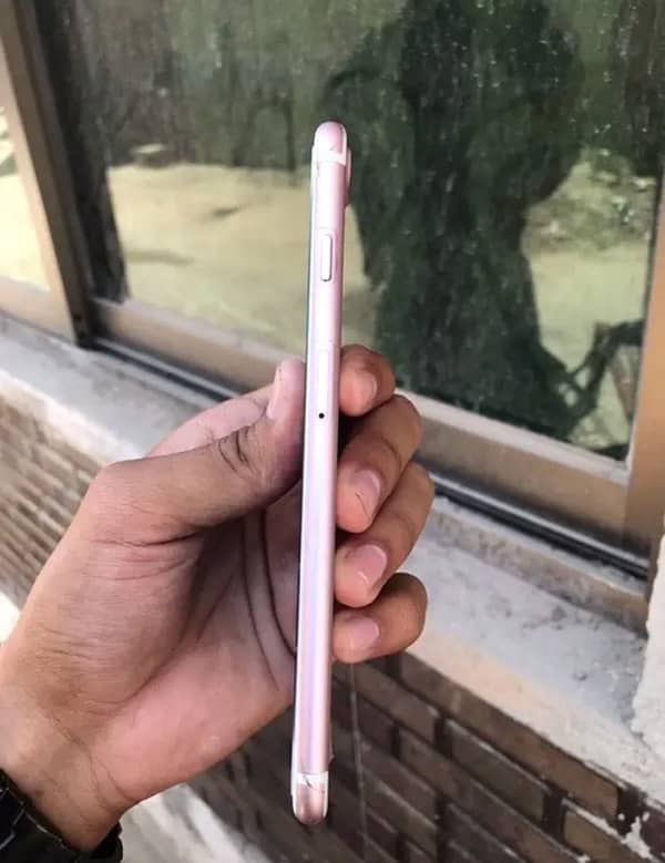 Iphone 7 Plus 128 PTA 2