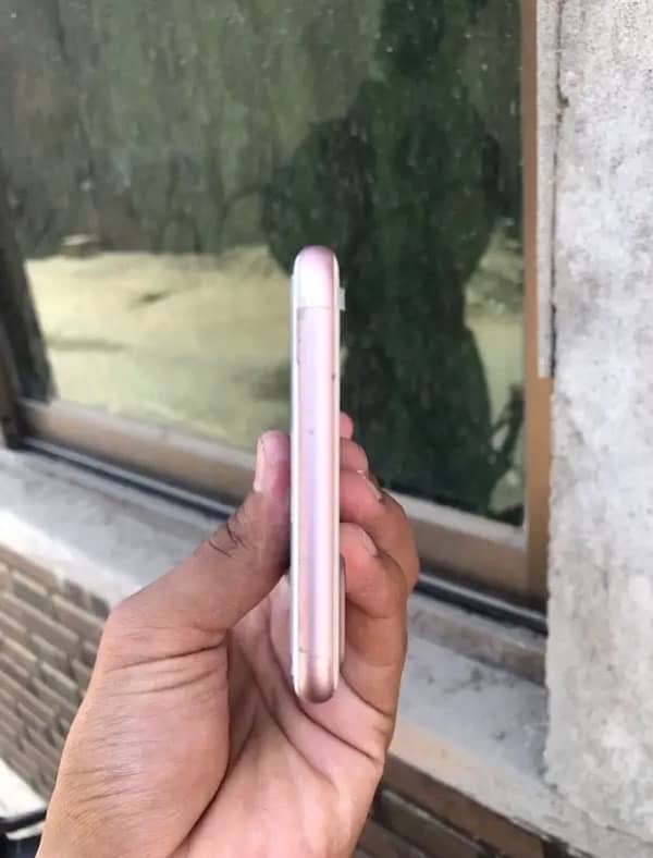 Iphone 7 Plus 128 PTA 4