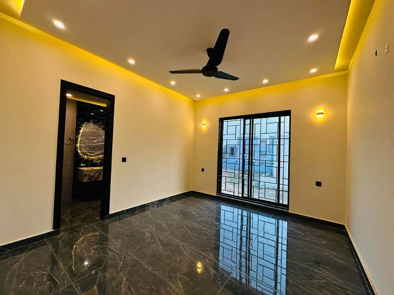 10 Marla Luxury Designer House For Sale In Bahria Town Lahore In Low budget price 14