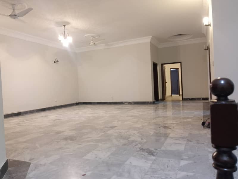 Beautiful upper portion available for rent in f11 markaz Islamabad 3bedroom with attached bathroom 1