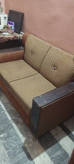 complete sofa set in good condition