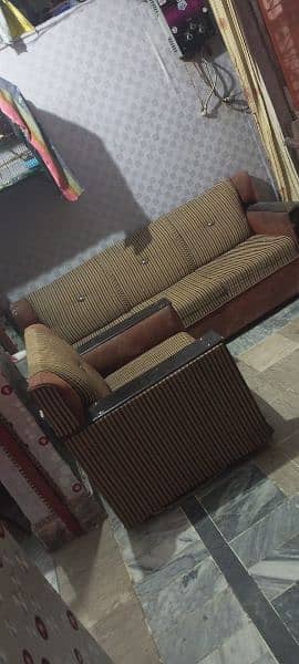 complete sofa set in good condition 3