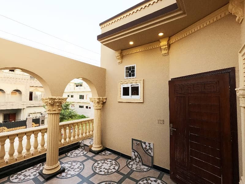 Idyllic Prime Location House Available In Audit & Accounts Phase 1 - Block D For Sale 30