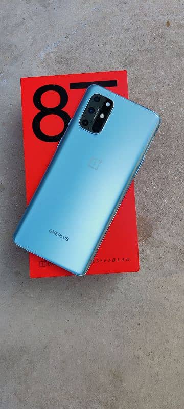 Oneplus 8t 12/256 with box and charger 3