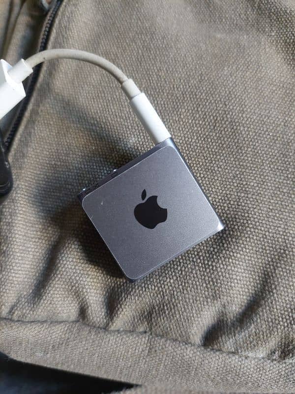 ipod shuffle 2nd and 4th generation 1