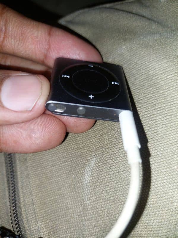 ipod shuffle 2nd and 4th generation 3