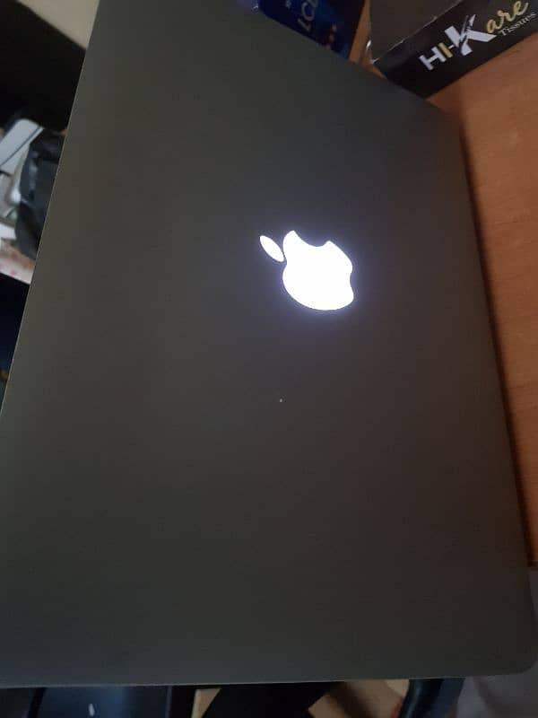 Macbook Pro 2015  13 Inuch | 256 GB SSD 6